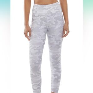 Danskin Women’s Printed High Rise 7/8 Leggings